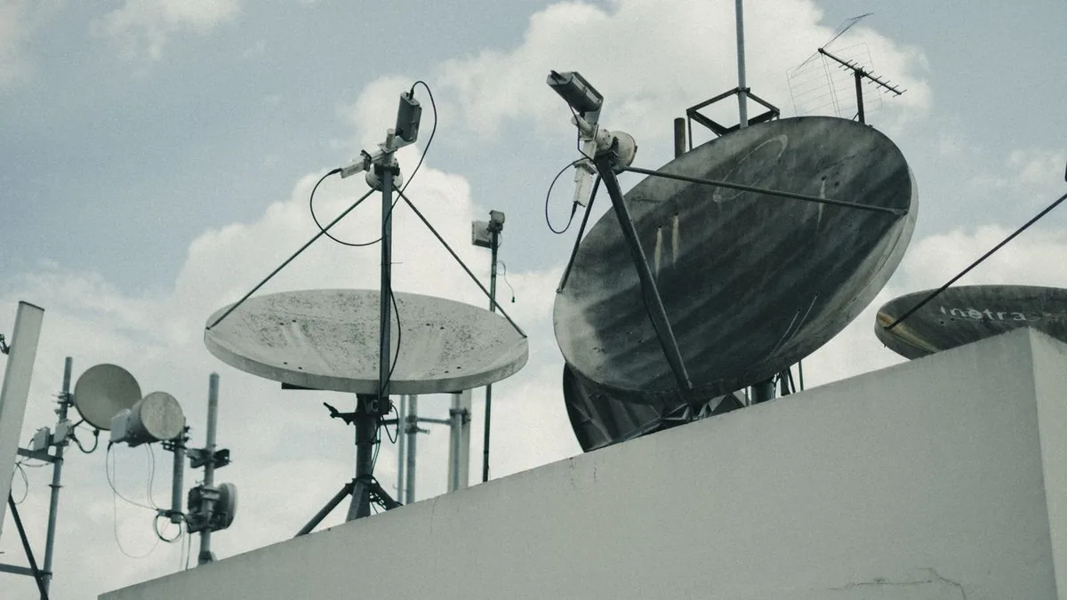 IPTV vs satellite